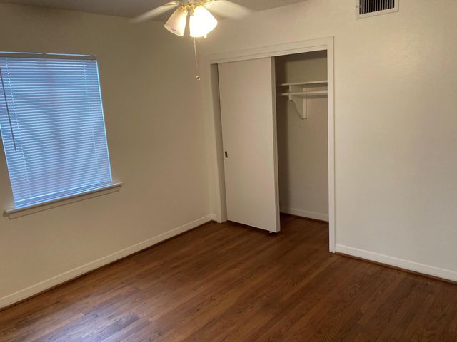 4414 Willowbend Boulevard, Houston, TX 77035