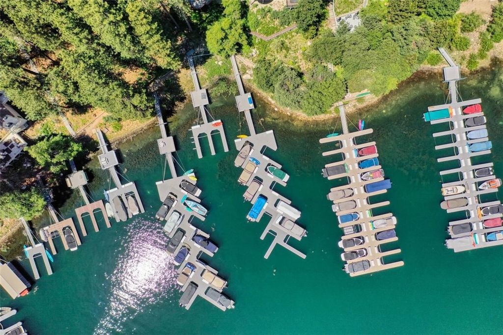 Image 9 of property listing at 27457 North Bay, Lake Arrowhead, CA 92352