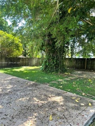 5886 SW 42nd Street, Miami, FL 33155