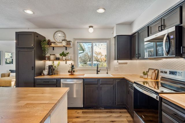 9909 Oakland Avenue S, Bloomington, MN 55420