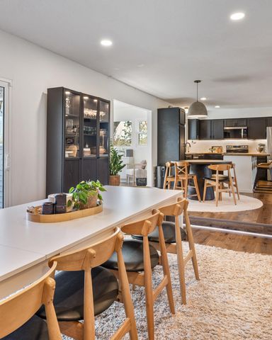 9909 Oakland Avenue S, Bloomington, MN 55420