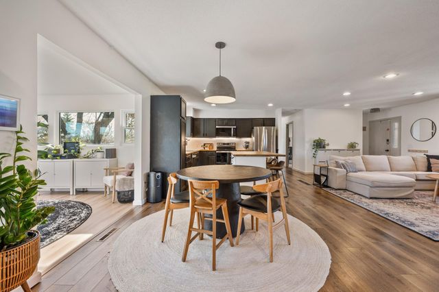 9909 Oakland Avenue S, Bloomington, MN 55420