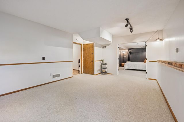 9909 Oakland Avenue S, Bloomington, MN 55420