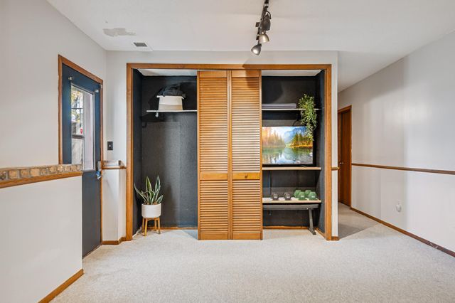 9909 Oakland Avenue S, Bloomington, MN 55420