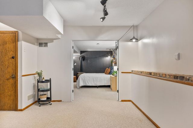 9909 Oakland Avenue S, Bloomington, MN 55420