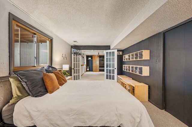 9909 Oakland Avenue S, Bloomington, MN 55420