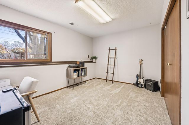 9909 Oakland Avenue S, Bloomington, MN 55420