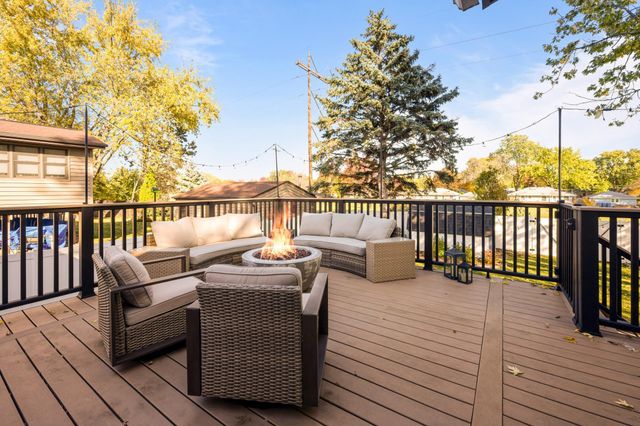 9909 Oakland Avenue S, Bloomington, MN 55420