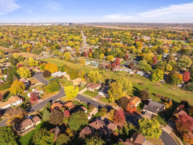 9909 Oakland Avenue S, Bloomington, MN 55420