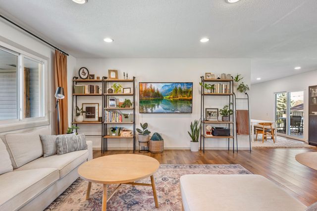 9909 Oakland Avenue S, Bloomington, MN 55420