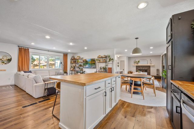 9909 Oakland Avenue S, Bloomington, MN 55420