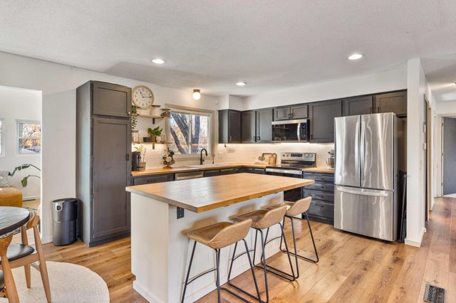 9909 Oakland Avenue S, Bloomington, MN 55420