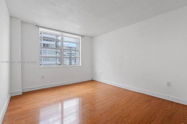 2750 NE 183rd St 1203, Aventura, FL 33160