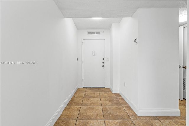 2750 NE 183rd St 1203, Aventura, FL 33160