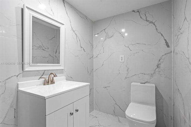 2750 NE 183rd St 1203, Aventura, FL 33160