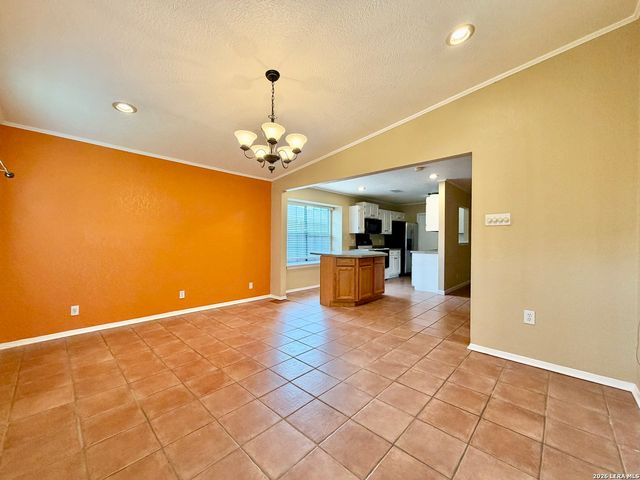 931 Hayloft Ln, San Antonio, TX 78245