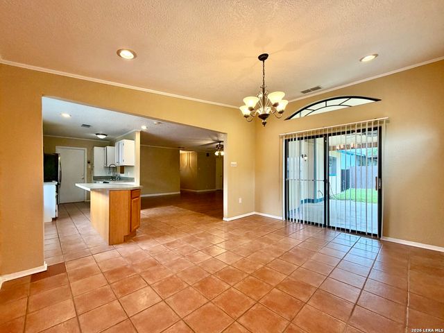 931 Hayloft Ln, San Antonio, TX 78245
