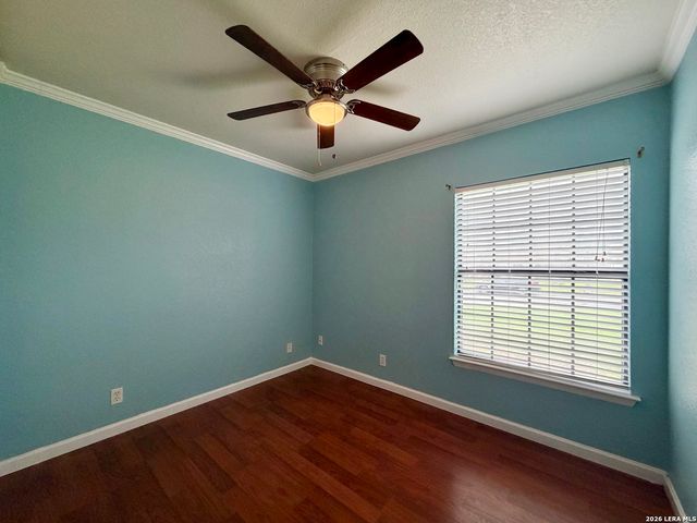 931 Hayloft Ln, San Antonio, TX 78245