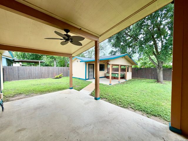 931 Hayloft Ln, San Antonio, TX 78245