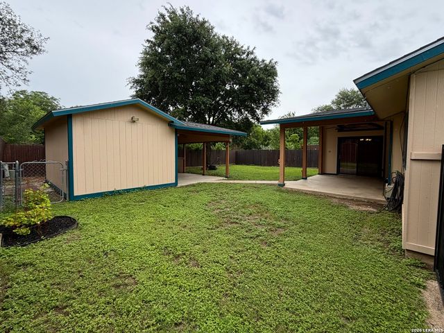 931 Hayloft Ln, San Antonio, TX 78245