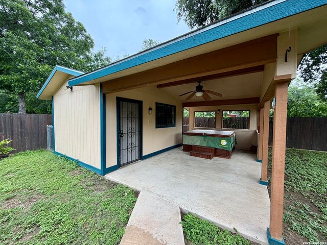 931 Hayloft Ln, San Antonio, TX 78245