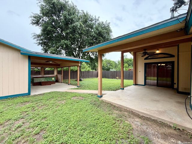931 Hayloft Ln, San Antonio, TX 78245