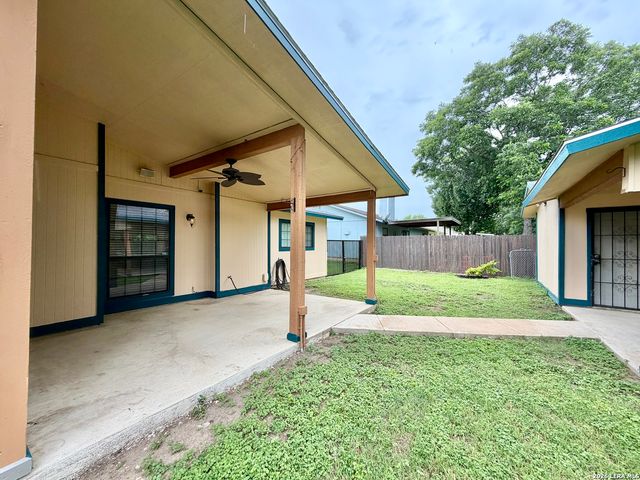 931 Hayloft Ln, San Antonio, TX 78245