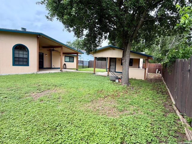 931 Hayloft Ln, San Antonio, TX 78245