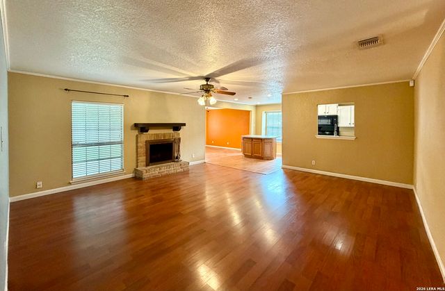 931 Hayloft Ln, San Antonio, TX 78245