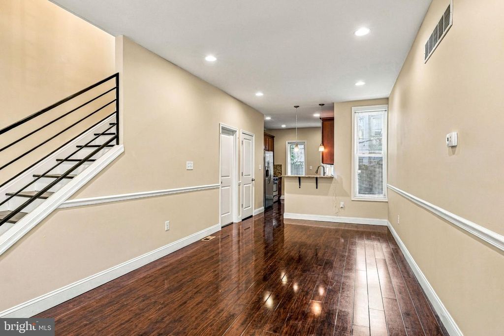 1252 S BONSALL ST, Philadelphia, PA 19146 — photo 5