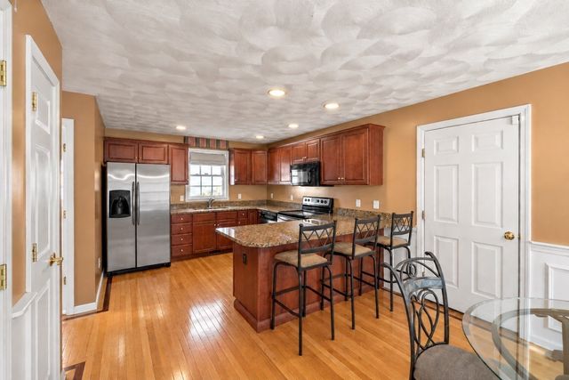 12 Wood Ln, Lawrence, MA 01843