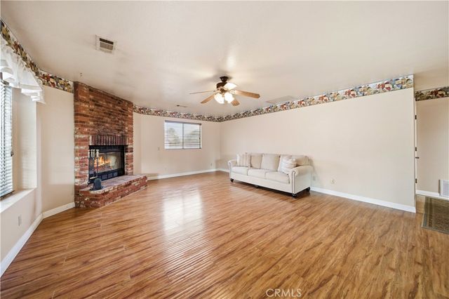 12820 E Avenue W13, Pearblossom, CA 93553