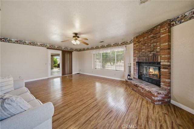 12820 E Avenue W13, Pearblossom, CA 93553