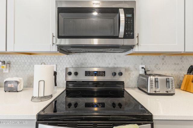 653 NW Blackthorne Circle NW, Calabash, NC 28467