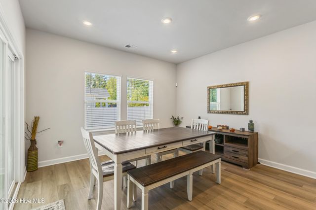 653 NW Blackthorne Circle NW, Calabash, NC 28467