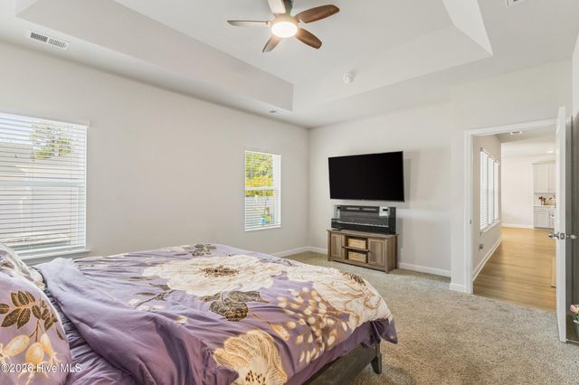 653 NW Blackthorne Circle NW, Calabash, NC 28467