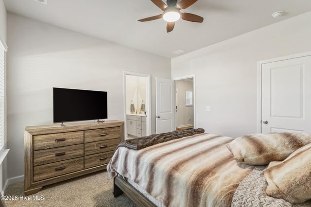 653 NW Blackthorne Circle NW, Calabash, NC 28467