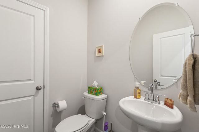 653 NW Blackthorne Circle NW, Calabash, NC 28467