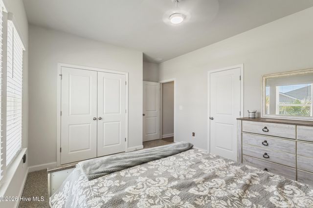 653 NW Blackthorne Circle NW, Calabash, NC 28467