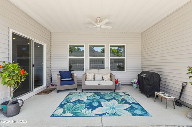 653 NW Blackthorne Circle NW, Calabash, NC 28467