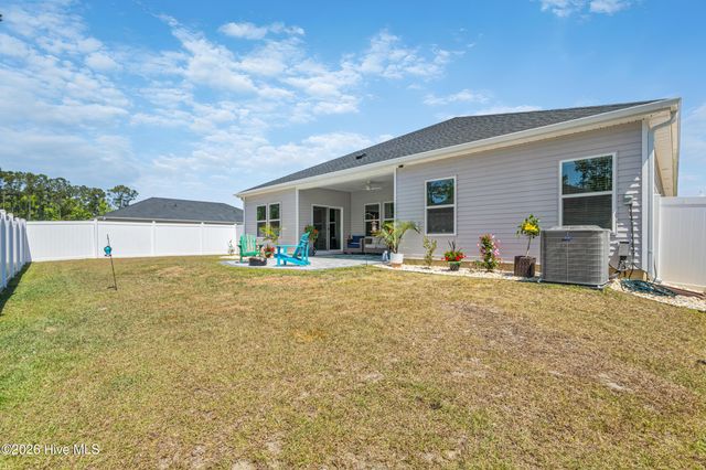 653 NW Blackthorne Circle NW, Calabash, NC 28467