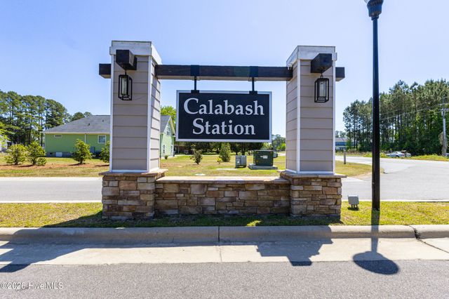 653 NW Blackthorne Circle NW, Calabash, NC 28467