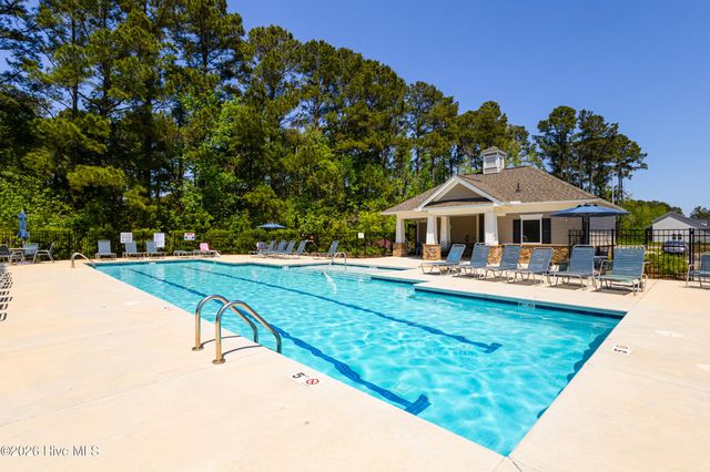 653 NW Blackthorne Circle NW, Calabash, NC 28467