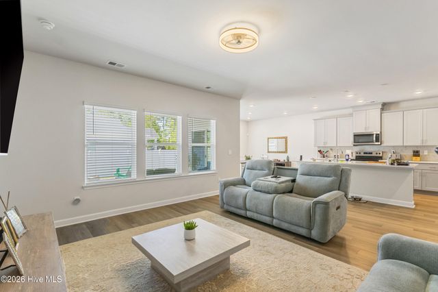 653 NW Blackthorne Circle NW, Calabash, NC 28467