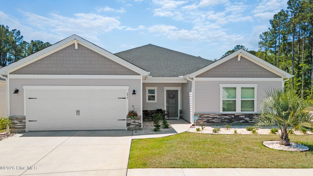 653 NW Blackthorne Circle NW, Calabash, NC 28467