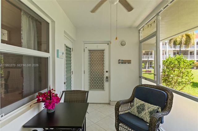 580 Egret Dr 111, Hallandale Beach, FL 33009