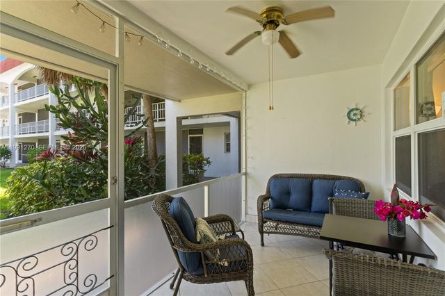 580 Egret Dr 111, Hallandale Beach, FL 33009