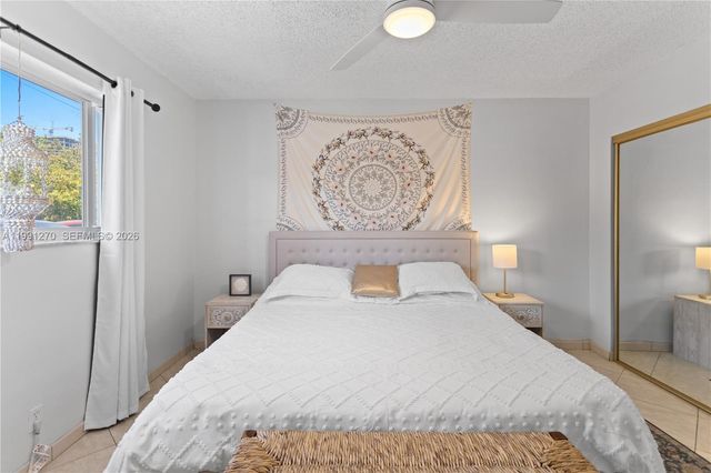 580 Egret Dr 111, Hallandale Beach, FL 33009