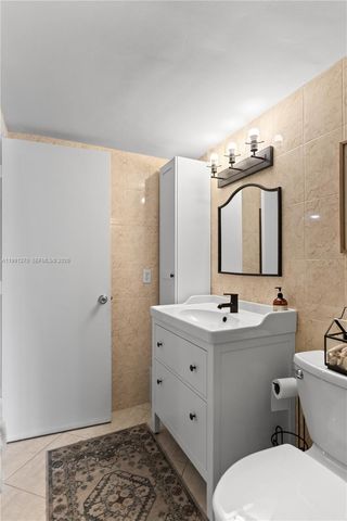 580 Egret Dr 111, Hallandale Beach, FL 33009