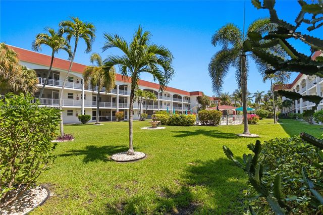 580 Egret Dr 111, Hallandale Beach, FL 33009